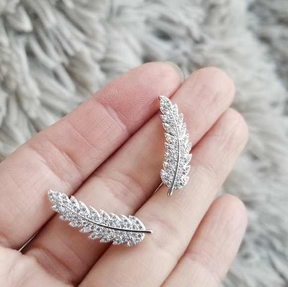 💎NEW💎 FEATHER EAR CLIMBER - Picture 4 of 6